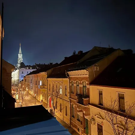 Ultra-central Cozy Flat, Quiet Pedestrian Lane Apartman *